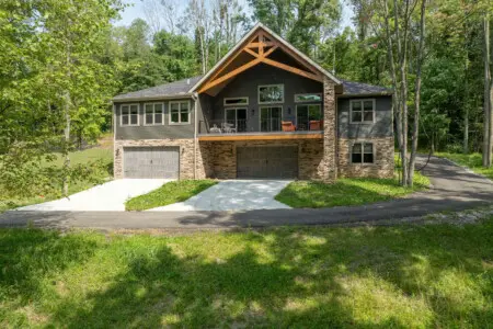 The Lodge at Hilton's Hideaway Dover Ohio wooded setting