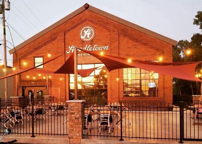 Hoodletown Brewery patio