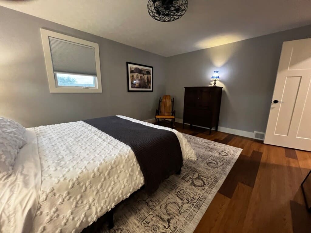 30 something New Philadelphia bedroom