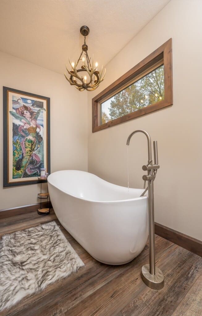 Hilton Hideaway Master bedroom soaking tub