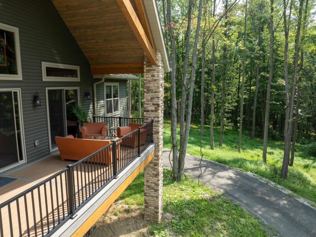 Hilton Hideaway wooded setting