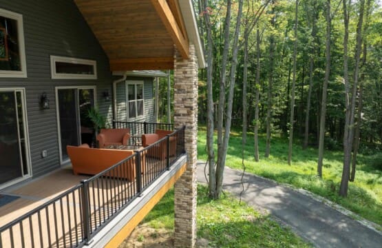 Hilton Hideaway wooded setting