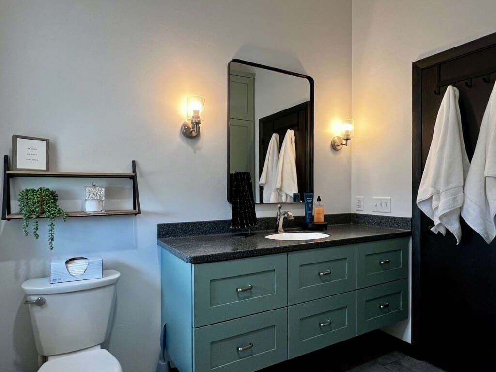 Millhart Lodge Full bathroom