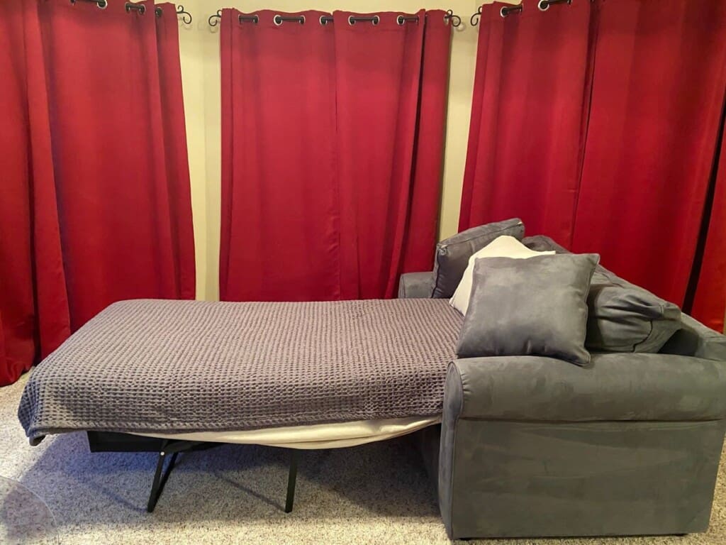 Liberty Hill Lodge Master Suite - sleeper chair