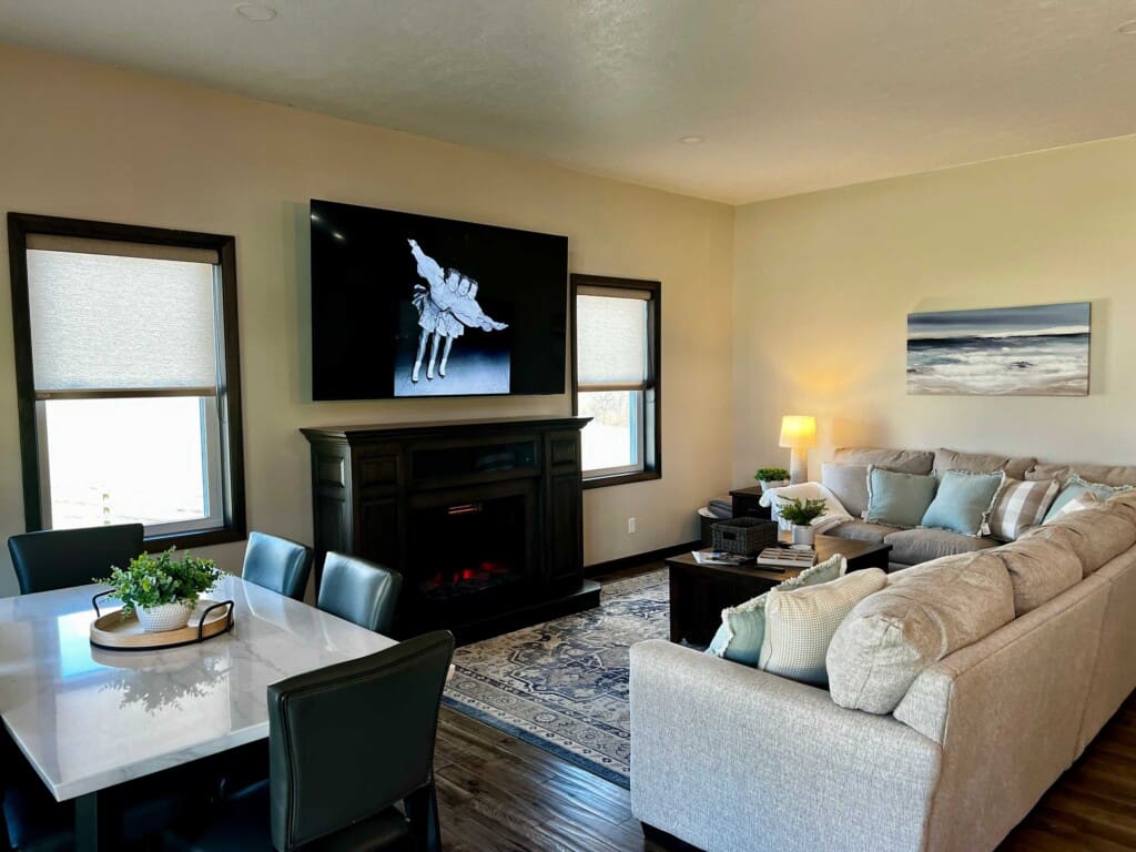 Millhart Family Lodge & Rec Center Sugarcreek Ohio Living Room