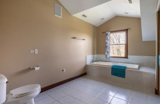 Liberty Hill Lodge Master Suite Bathroom