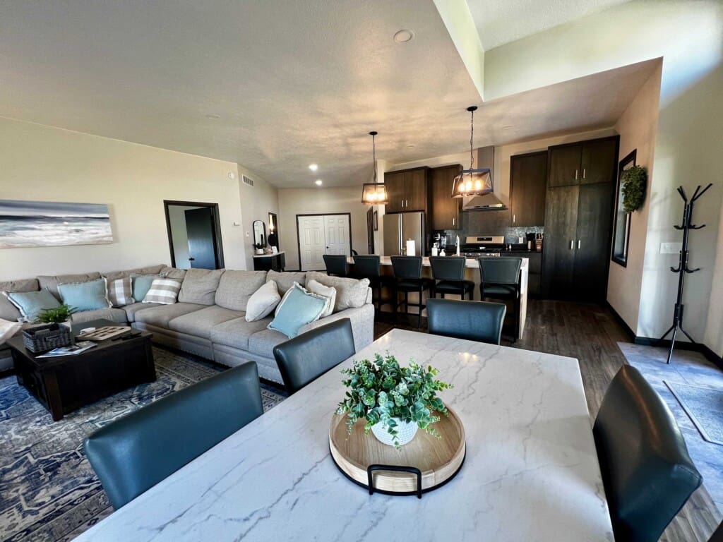 Millhart Family Lodge & Rec Center Sugarcreek Ohio Living Room