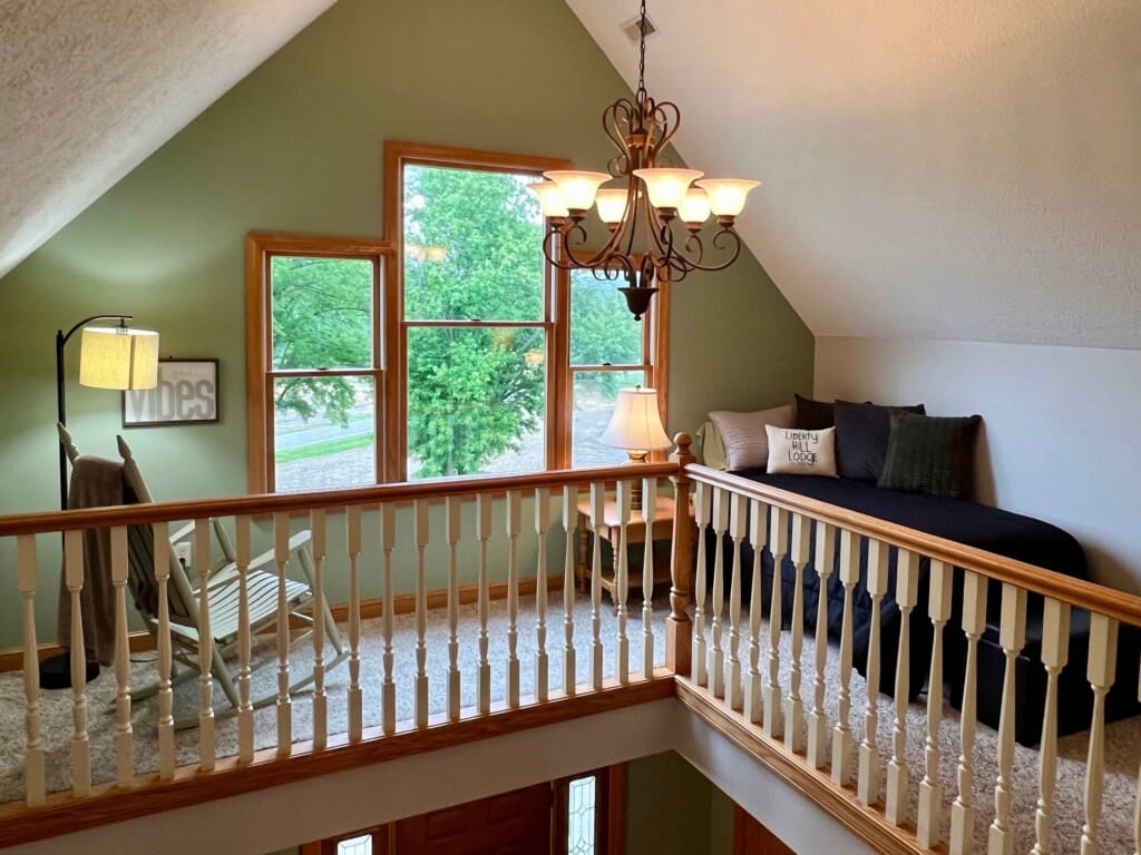 Loft with twin bed at Liberty Hill