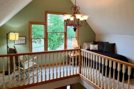 Loft with twin bed at Liberty Hill